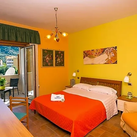 Garden 4*